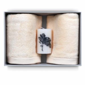 Handtuch-Set mit Kerze